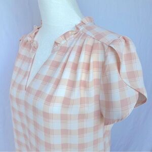 41 Hawthorn Peach & White Plaid Blouse, Tulip Sleeves, Ruffle Neckline Sz Small